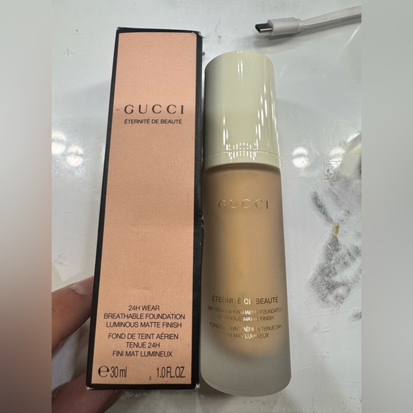 Gucci Éternité de Beauté Foundation - Beige - Picture 1 of 2